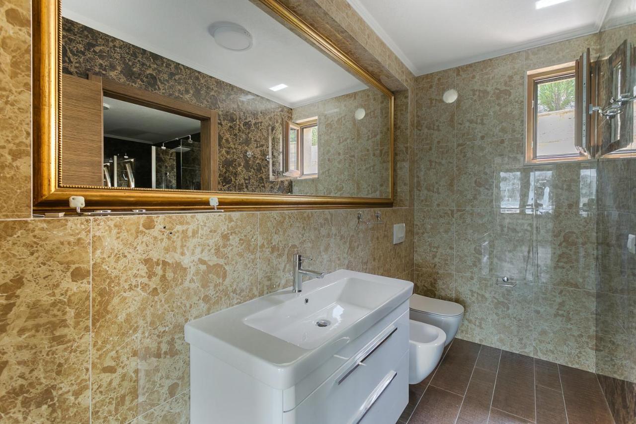 Villa Semiramis Tivat Exterior foto